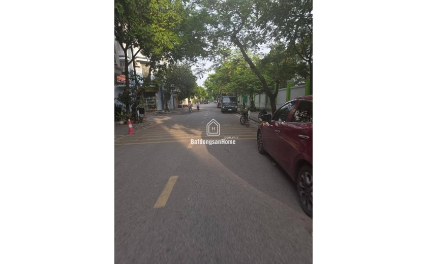 Siêu hiếm, Bán nhà Mặt phố Ngọc Lâm - 16 Tỷ  54m2  Thang máy  Vỉa hè rộng – KD đỉnh, Dòng tiền 50tr/th