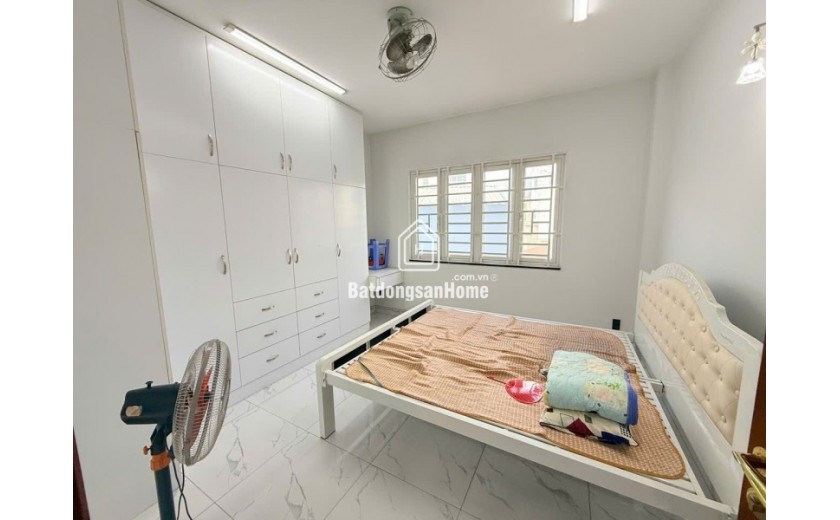 Bán nhà đường  Hồ Văn Tư, Trường Thọ, Thủ Đức. DT 64 m2, 4 tầng, SH. Giá 7.9 tỷ. LH: 0933125879