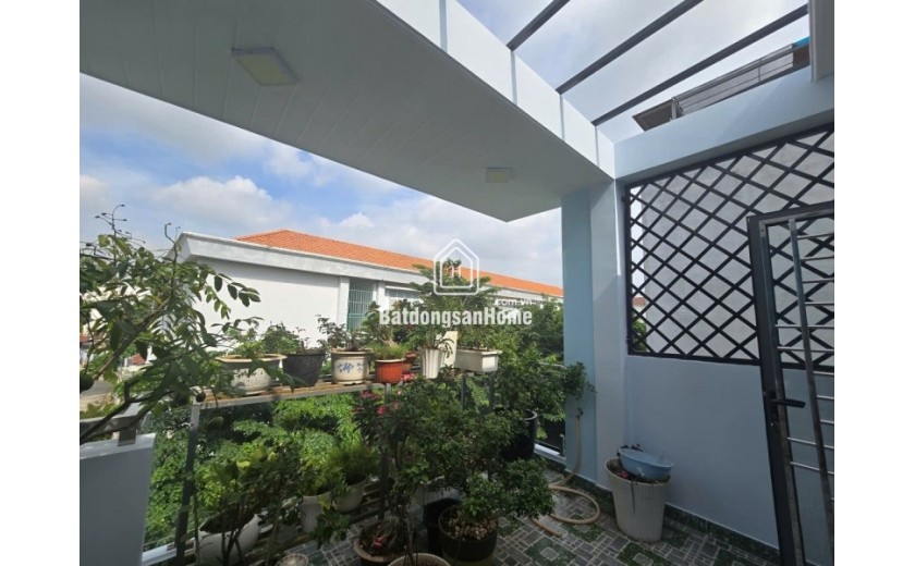 Bán nhà đường Trương Văn Thành,Hiệp Phú. Q9, TP HCM. DT 56m2, 3 tầng, 3PN, SH, giá 8.6 tỷ.