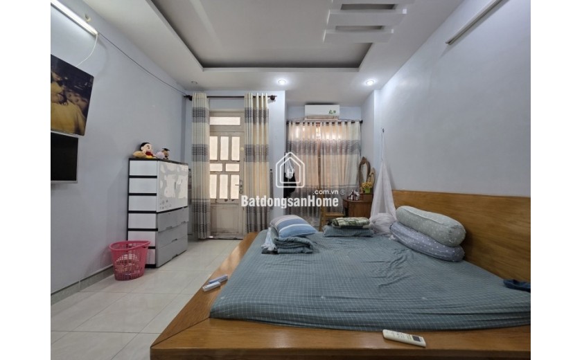 Bán nhà 3 tầng, 4PN đường 160, Phường Tăng Nhơn Phú A, Q.9. TP HCM. DT 58m2, SH, 5.8 tỷ.