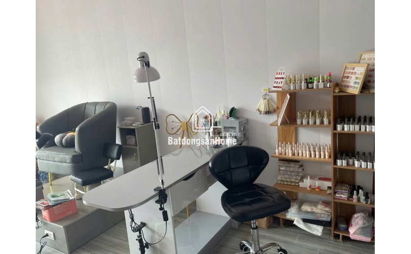 NHƯỢNG LẠI CỬA HÀNG NAILS - MI - GỘI ĐẦU