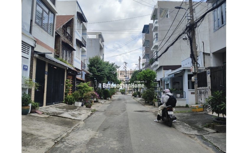 Bán nhà  đường Số 1, Thủ Đức, TP HCM. DT 115m2, 3 tầng, 5PN, SH, 9.3 tỷ. LH: 0933125879