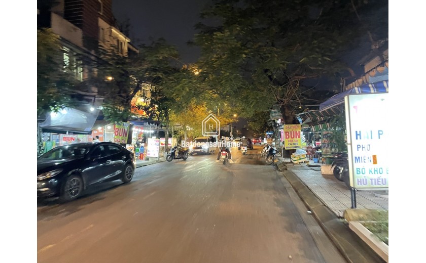 siêu phẩm dòng tiền 120m2 Mẹ Thứ gần Võ Chí Công, đường 10.5m, doanh thu 50tr tháng