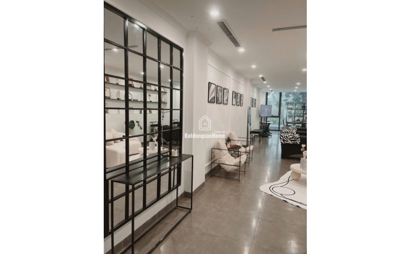 Mình đi nước ngoài nên sang nhượng studio phun xăm chill - đẹp - hoạt động tốt