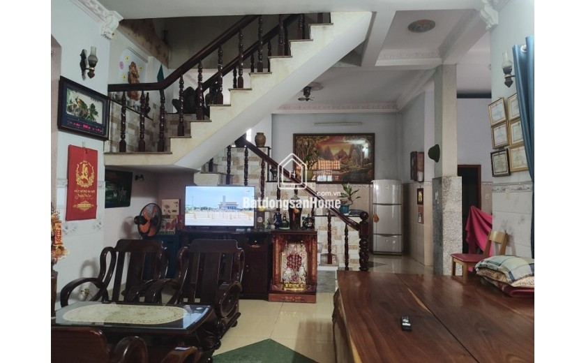 Bán nhà  đường Số 1, Thủ Đức, TP HCM. DT 115m2, 3 tầng, 5PN, SH, 9.3 tỷ. LH: 0933125879