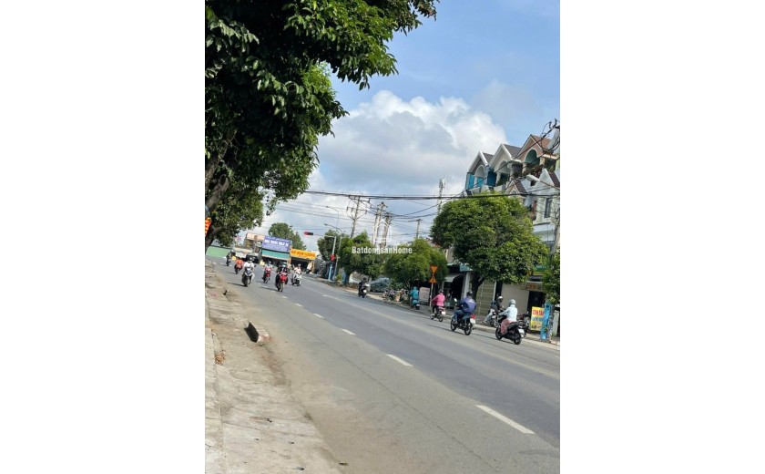 MẶT TIỀN DT743A - ĐỐI DIỆN PHÚ HỒNG THỊNH - 1892M2 FULL THỔ CƯ