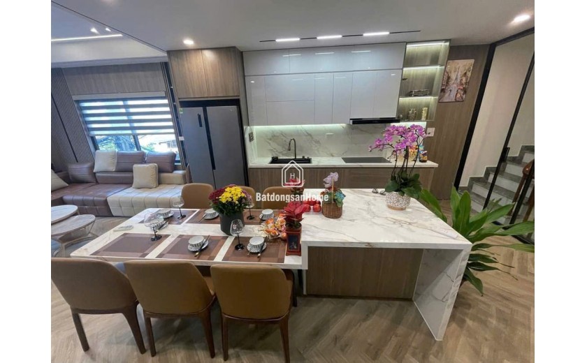 Bán Nhà Mặt Phố Aí Mộ,Lô góc,Vỉa Hè Kinh Doanh,Cho Thuê 500Tr/năm, 66m2, 5Tầng, Gía 30 tỷ