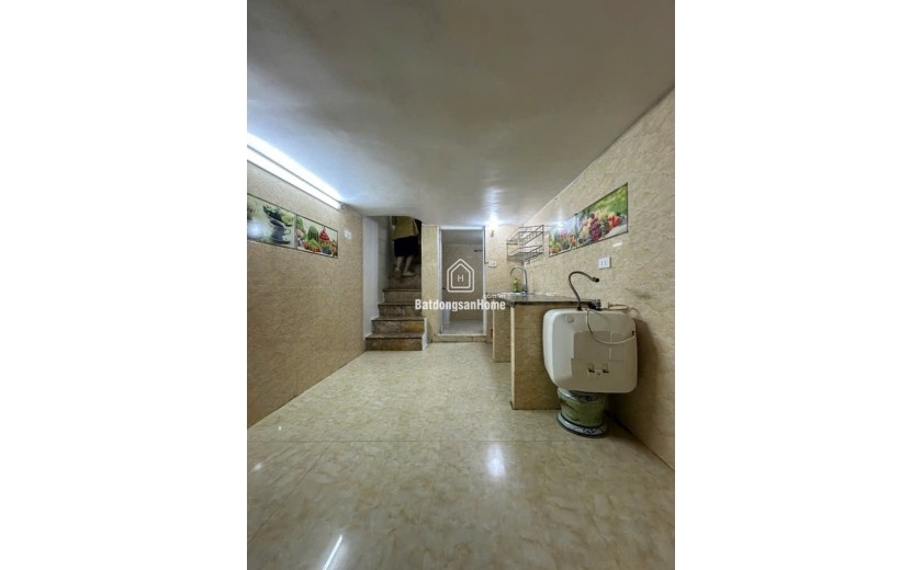 NHà đẹp, hom đụng tiền, gia chủ ở có lộc đi mua nhà to hết