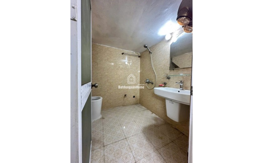 NHà đẹp, hom đụng tiền, gia chủ ở có lộc đi mua nhà to hết