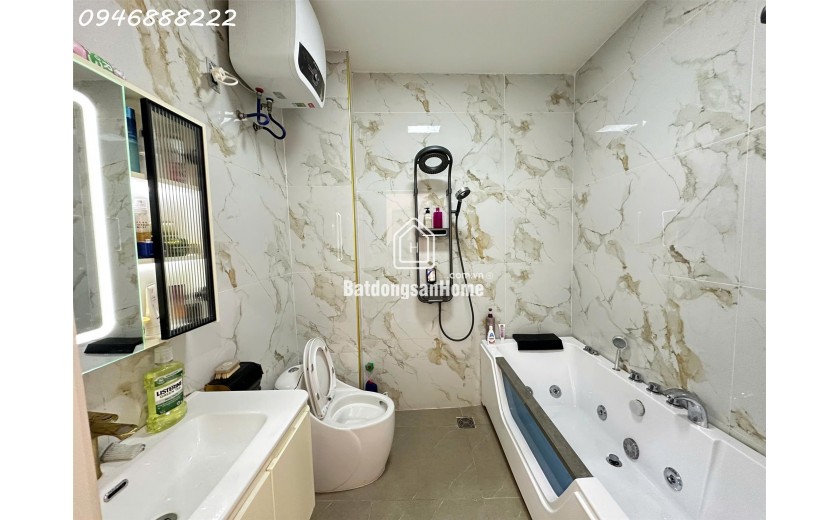 Nhà mặt đường lô góc Chùa Hàng - Ngang 4.65m - Lô góc cực đẹp