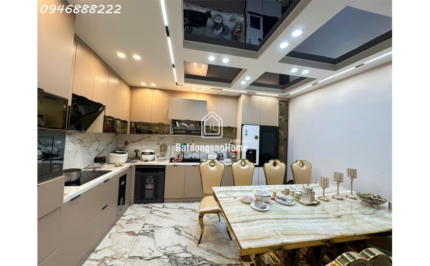 Nhà mặt đường lô góc Chùa Hàng - Ngang 4.65m - Lô góc cực đẹp