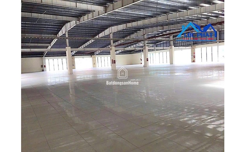 Cho thuê Showroom 2200m2 TP Biên Hòa, Đồng Nai giá 250t