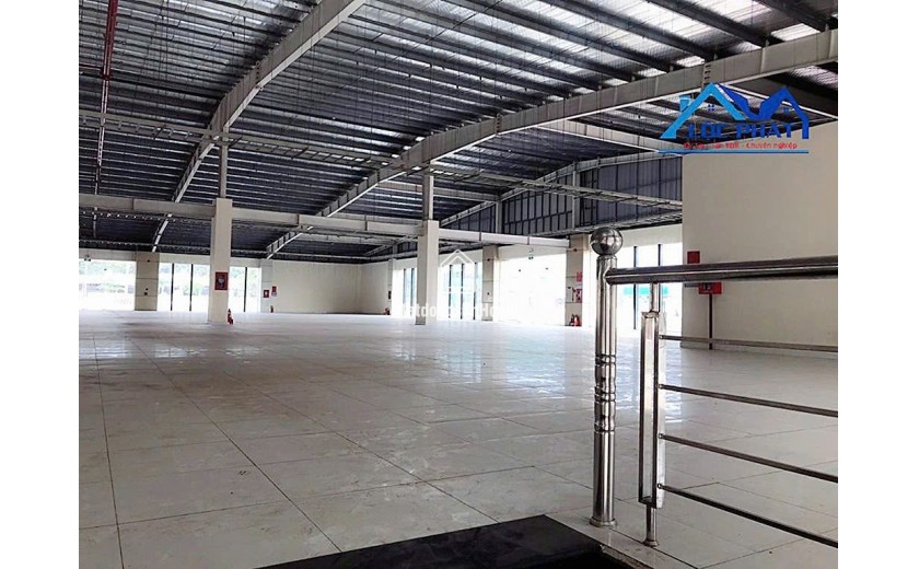 Cho thuê Showroom 2200m2 TP Biên Hòa, Đồng Nai giá 250t