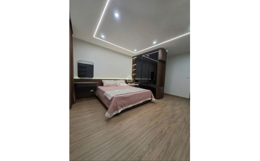 BÁN NHÀ ĐẸP - 55M, 7 TẦNG NGUYỄN VĂN CỪ, LB, ĐI BỘ RA CHỢ -20M RA PHỐ, THANG MÁY - GIÁ 10 TỶ