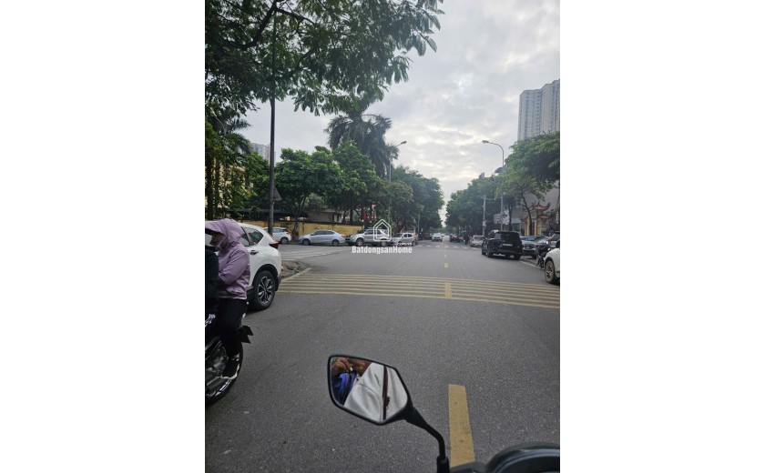 Bán nhà Mặt Phố Lê Hồng Phong Hà đông 60 m 5 tầng mt 5 m giá 17 tỷ vỉa hè conterner tránh nhau kd sầm uất