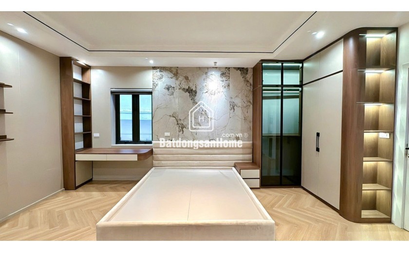 HOÀNG VĂN THÁI - THANG MÁY - NHÀ ĐẸP - 2 MẶT THOÁNG 50m2 6 tầng mt 8.4 tỷ Giá 15.8 tỷ