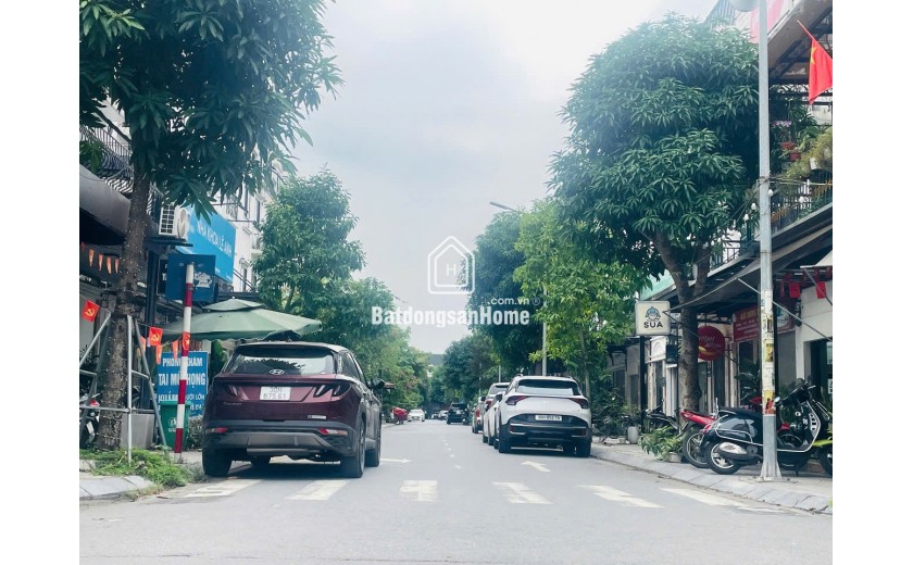 Chính chủ cần bán gấp Liền kề Lacasta văn Phú 72 m 5 tầng nhà đẹp ở luôn ở kd 20 tỷ