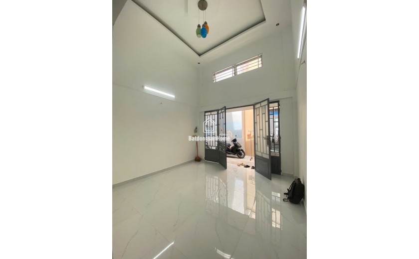 Bán Gấp Nhà Hẻm Nguyễn Thị Thập, Q7: 40m2, 2 Tầng, SH, Giá Chỉ 5.8 Tỷ