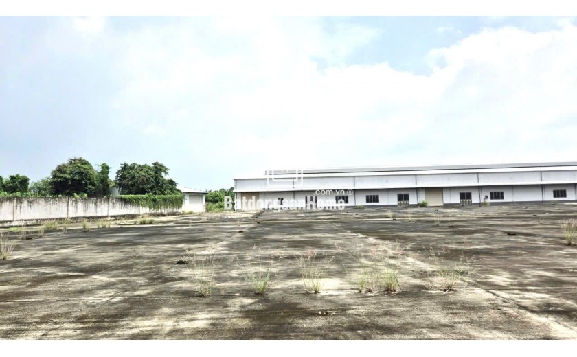 Bán xưởng 40.000m2 SKC huyện Trảng Bom, Đồng Nai giá chỉ 65 tỷ ~~1,6Tr/m2
