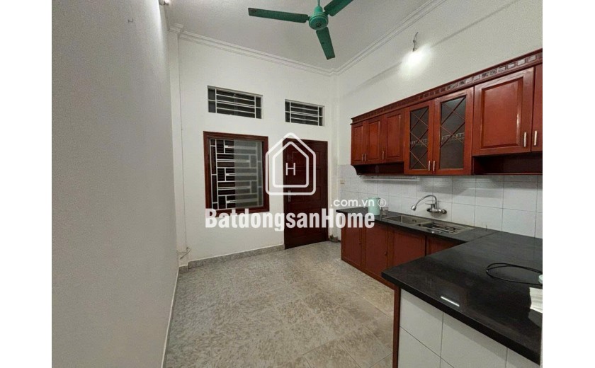 NHÀ ĐẸP PHỐ QUAN HOA - DÂN XÂY CHẮC CHẮN - Dt 42m2 4 tầng mặt tiền 3.1m Giá 12.2 tỷ