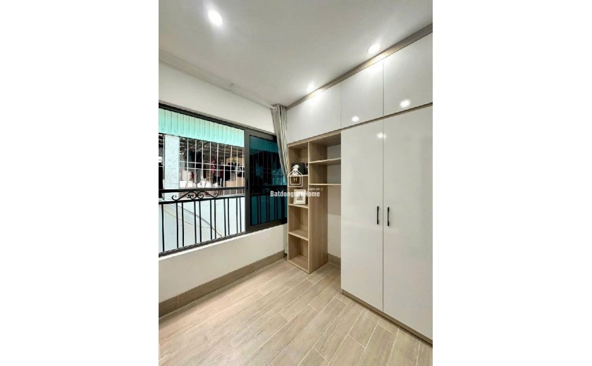 CCMN HOA BẰNG - THANG MÁY - 10 PHÒNG PCCC 40m2 6 tầng mặt tiền 4.3m Giá 13.95 tỷ