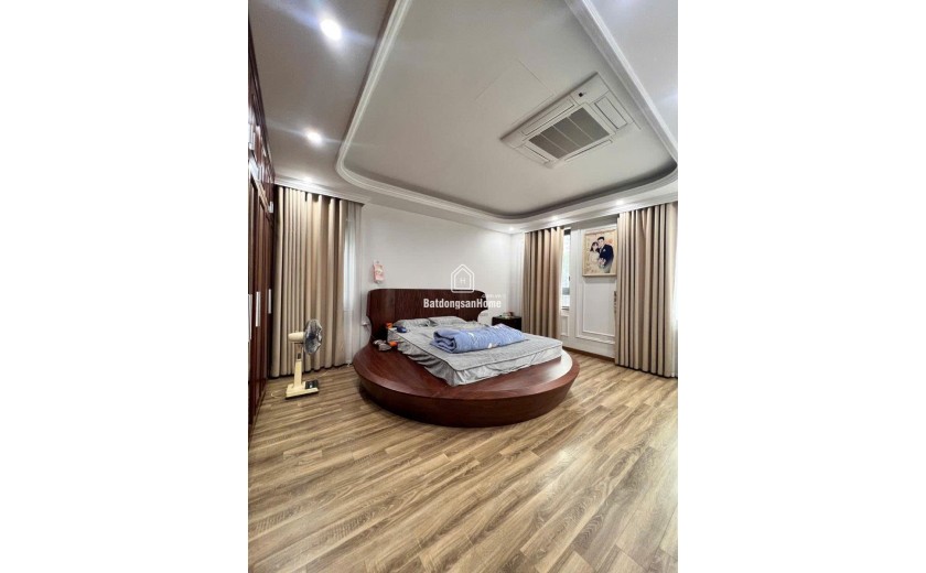 MẶT PHỐ QUAN NHÂN - LÔ GÓC TOÀ NHÀ 8 TẦNG THANG MÁY 123m2  mt 8m Giá 46.8 tỷ