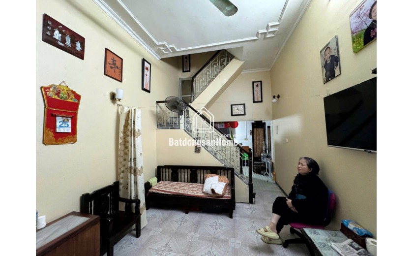 PHỐ HÀO NAM - DÂN XÂY - TRUNG TÂM ĐỐNG ĐA - 31m2 4 tầng mặt tiền 3.5m Giá 8.1 tỷ