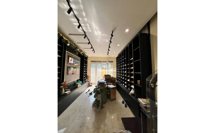 LÁNG TRUNG - LÁNG HẠ - Ô TÔ TRÁNH - KINH DOANH 51m2 4 tầng mặt tiền 4m Giá 21.8 tỷ