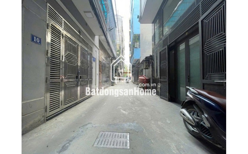 PHÂN LÔ TRỊNH ĐÌNH CỬU - Ô TÔ ĐỖ CỬA - NHÀ DÂN - 33m2 3 tầng mặt tiền 4.9m Giá 9.9 tỷ