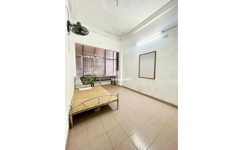 PHÂN LÔ TRỊNH ĐÌNH CỬU - Ô TÔ ĐỖ CỬA - NHÀ DÂN - 33m2 3 tầng mặt tiền 4.9m Giá 9.9 tỷ