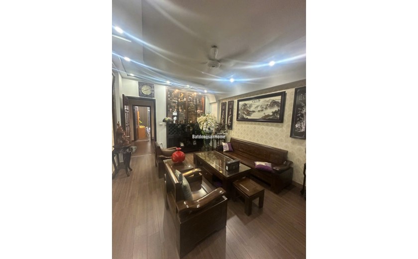 Nhà 3.5 tầng mặt đường Trại Lẻ - Vỉa hè 6m đang cho thuê 20 triệu/1 tháng