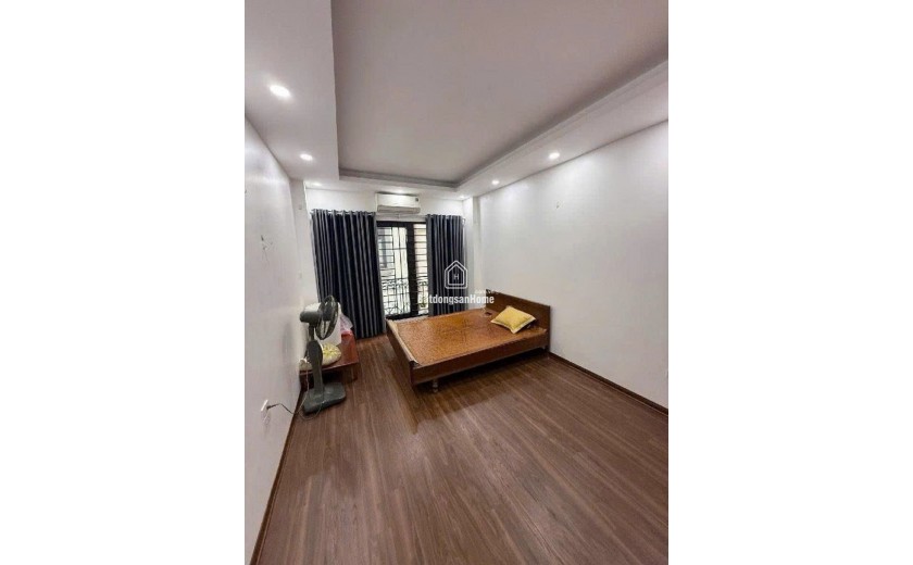 HOÀNG NGÂN NGÕ RỘNG - ĐẸP MỚI LUNG LINH - 32m2 5 tầng mặt tiền 3.3m Giá 9.95 tỷ