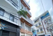 Bán Gấp Nhà Hẻm Nguyễn Thị Thập, Q7: 40m2, 2 Tầng, SH, Giá Chỉ 5.8 Tỷ