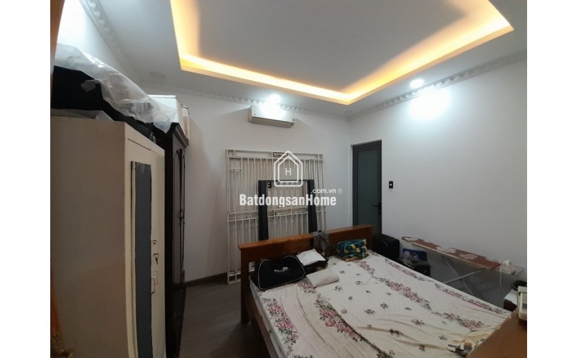 Bán nhà đường số 35, Hiệp Bình Chánh, Thủ Đức, TP HCM. DT 240m2, 3 tầng, 4PN, SHR. Giá 18.9 tỷ. LH: 0933125879