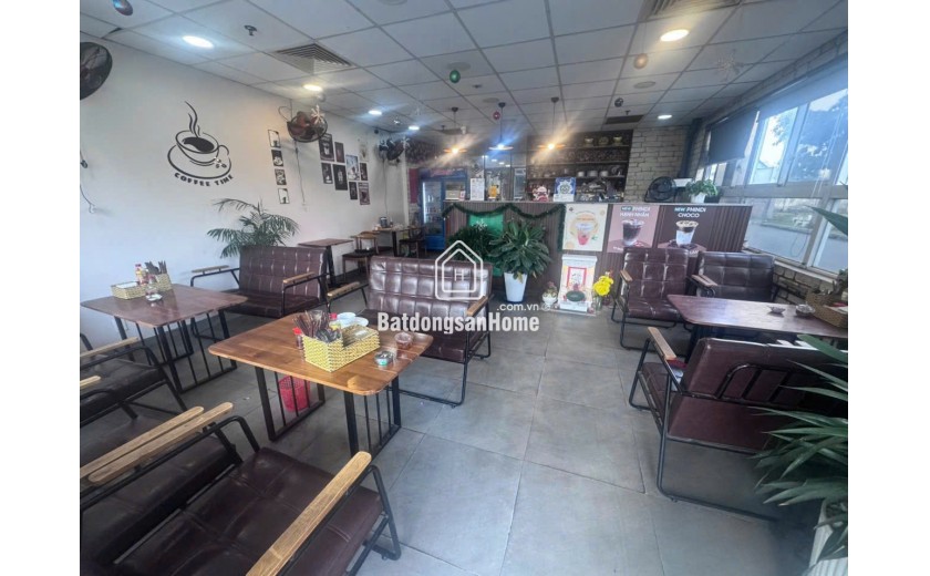 Do Em bận công việc không kinh doanh tiếp được nên sang lại quán CF