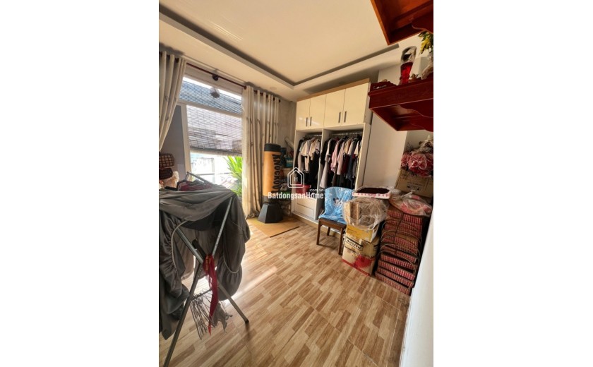 Bán nhà 3 tầng đường số 182, Tăng Nhơn Phú A, Q.9, Thủ Đức, TP HCM. DT 50m2, sổ hồng, giá 5,6 tỷ.