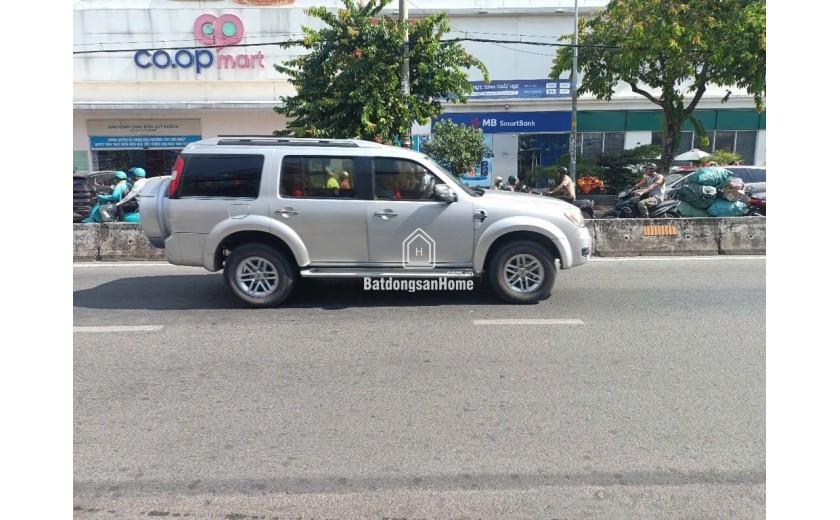 Bán nhà 3 tầng, 4PN Măt Tiền Phan Văn Hớn ,P.TTN  Q.12. DT 45m2, SH, 12.8 tỷ.