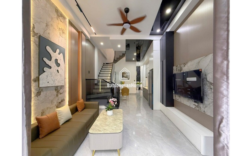 Bán nhà lô góc kiệt Lê Đình Lý 3 tầng 58.4m2 full nội thất giá 5.5 tỷ