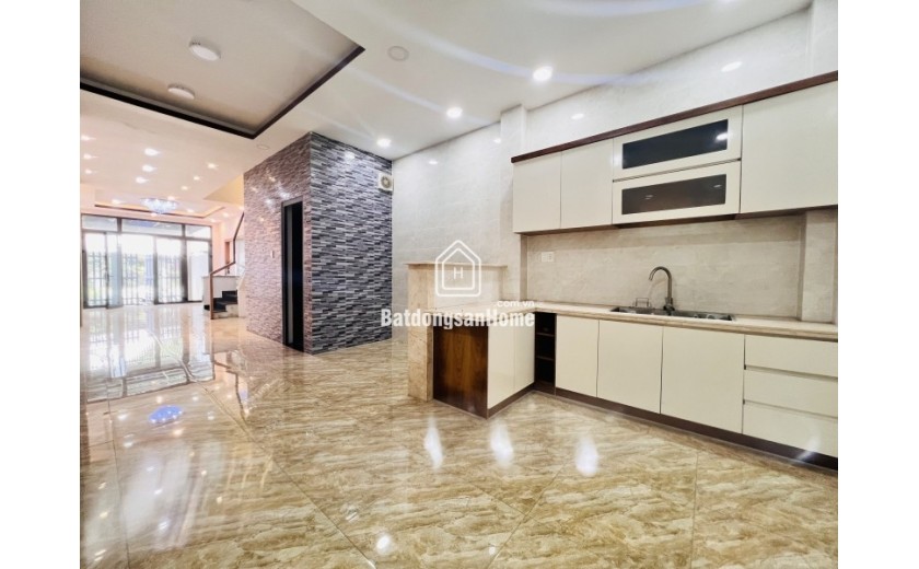 Bán nhà 3 tầng 85m2 , đường số 9, Linh Xuân, Thủ Đức, TP HCM - Sổ hồng, giá 6,15  tỷ. Liên hệ 0933125879.