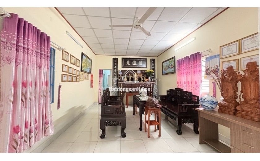 Bán nhà mặt tiền Thới Tam Thôn 6, Hóc Môn. DT: 1250m2, 3 PN, SHR.29 tỷ