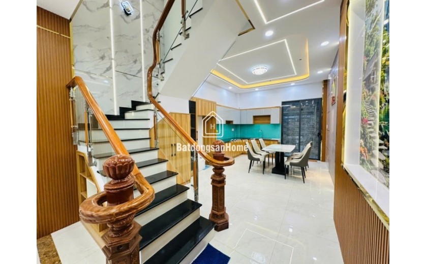 Bán nhà 4 tầng 56m2  đường  Lò Lu, Thủ Đức, TP HCM. Giá 8,19  tỷ, sổ hồng đầy đủ! Liên hệ 0933125879.