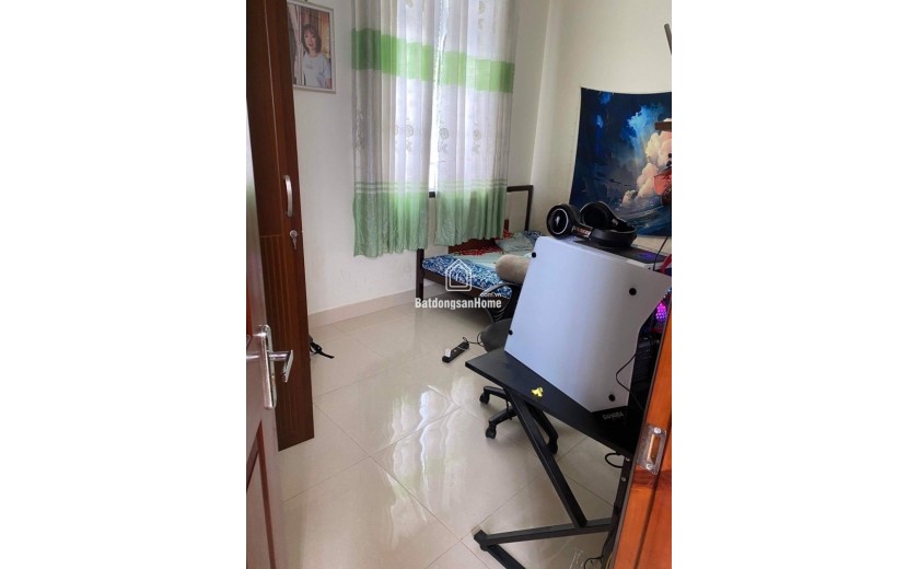 Bán nhà đường Hồ Bá Phấn, Phước Long A, 9, TP HCM. DT 130m2, 2 tầng, 4PN, giá 9,8 tỷ, sổ hồng. Liên hệ 0933125879.