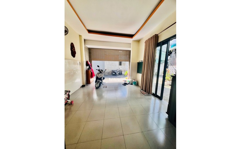 Bán nhà đường Số 6, Phường  Linh Tây, Thủ Đức, TP HCM. DT 72m2, SH, 7.99  tỷ. LH: 0933125879