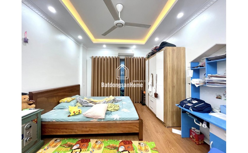 BÁN NHÀ HÀO NAM 32M 4 TẦNG MẶT TIỀN 3,5M GIÁ CHÀO 8 TỶ