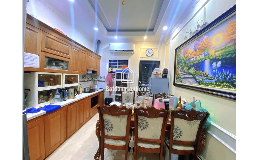 BÁN NHÀ HÀO NAM 32M 4 TẦNG MẶT TIỀN 3,5M GIÁ CHÀO 8 TỶ