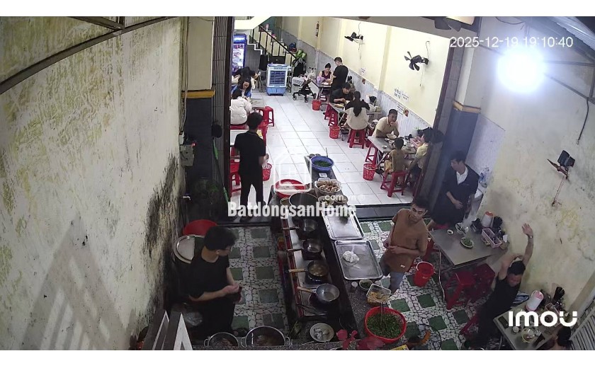 CÓ CÔNG VIỆC CẦN SANG QUÁN ĂN ĐANG HOẠT ĐỘNG TỐT