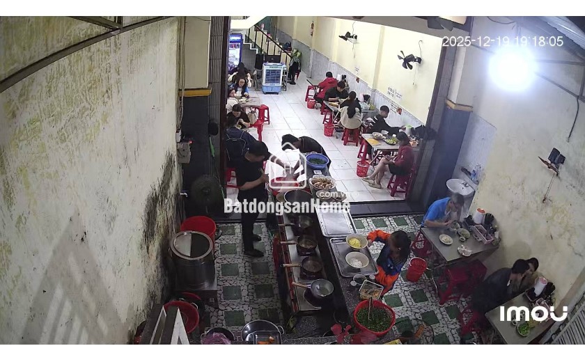 CÓ CÔNG VIỆC CẦN SANG QUÁN ĂN ĐANG HOẠT ĐỘNG TỐT