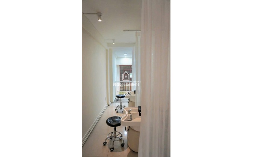 SANG NHƯỢNG TIỆM NAIL GỘI Quận 1 giá thương lượng từ 150Tr