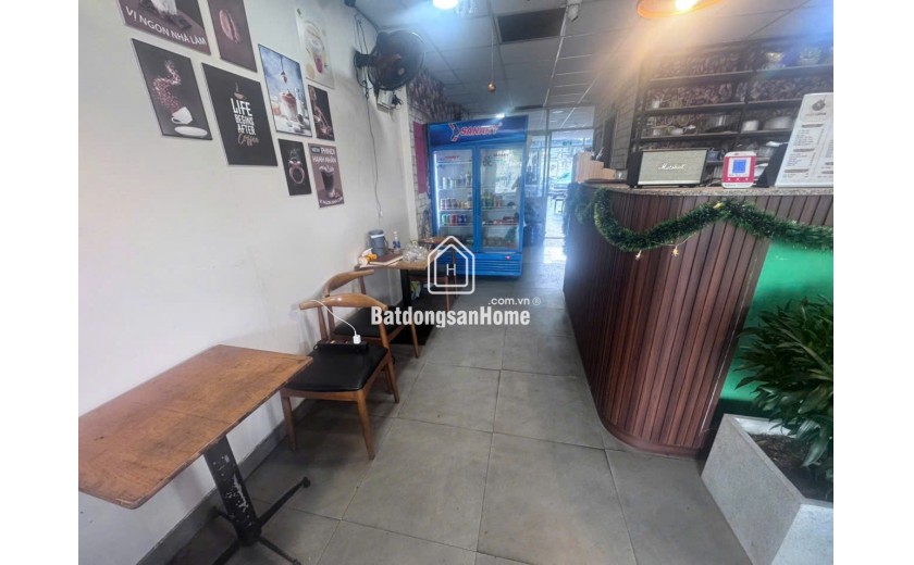 Do Em bận công việc không kinh doanh tiếp được nên sang lại quán CF