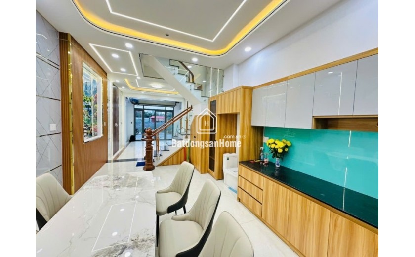 Bán nhà 4 tầng 56m2  đường  Lò Lu, Thủ Đức, TP HCM. Giá 8,19  tỷ, sổ hồng đầy đủ! Liên hệ 0933125879.